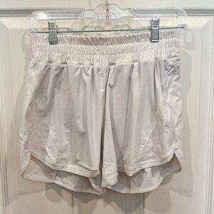 Lululemon Track That Mid-Rise Lined Short 5" White (Size 6)